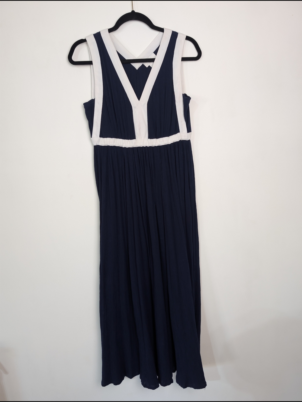 Soft Surroundings Navy & White V‑Neck Pleated Sleeveless Maxi Dress Sz S Beach